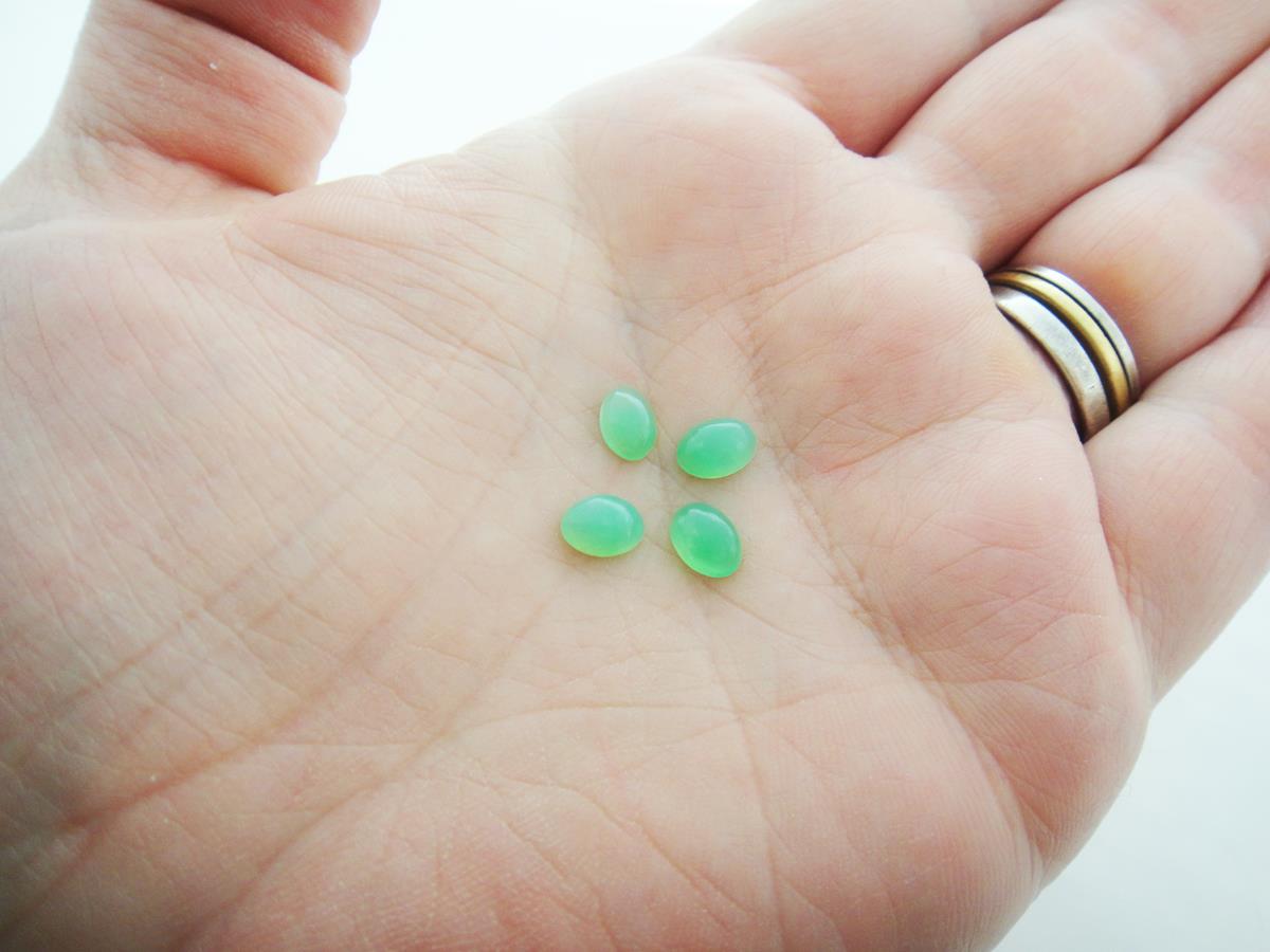 (image for) Chrysoprase 7x5mm Oval - Click Image to Close
